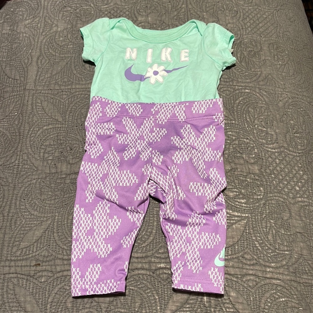Nike 2pc Infant Set size 3 months
